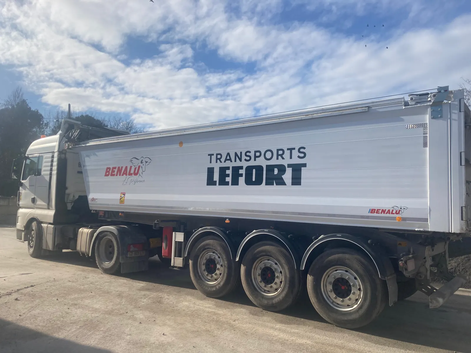 Marquage d’une benne de transport
