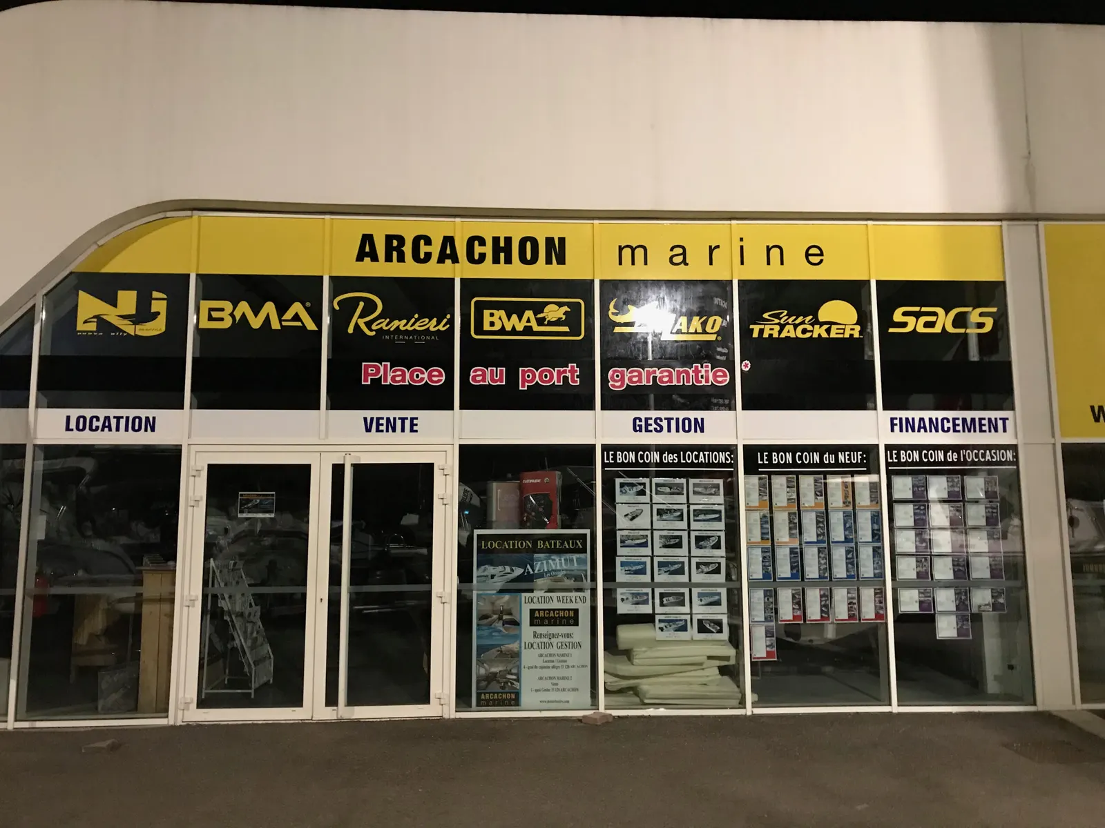 Habillage de vitrine Arcachon Marine